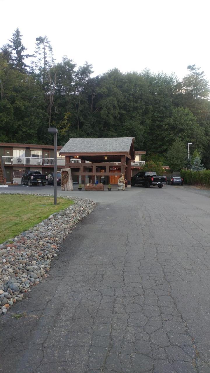 קמפבל ריבר Big Rock Motel מראה חיצוני תמונה