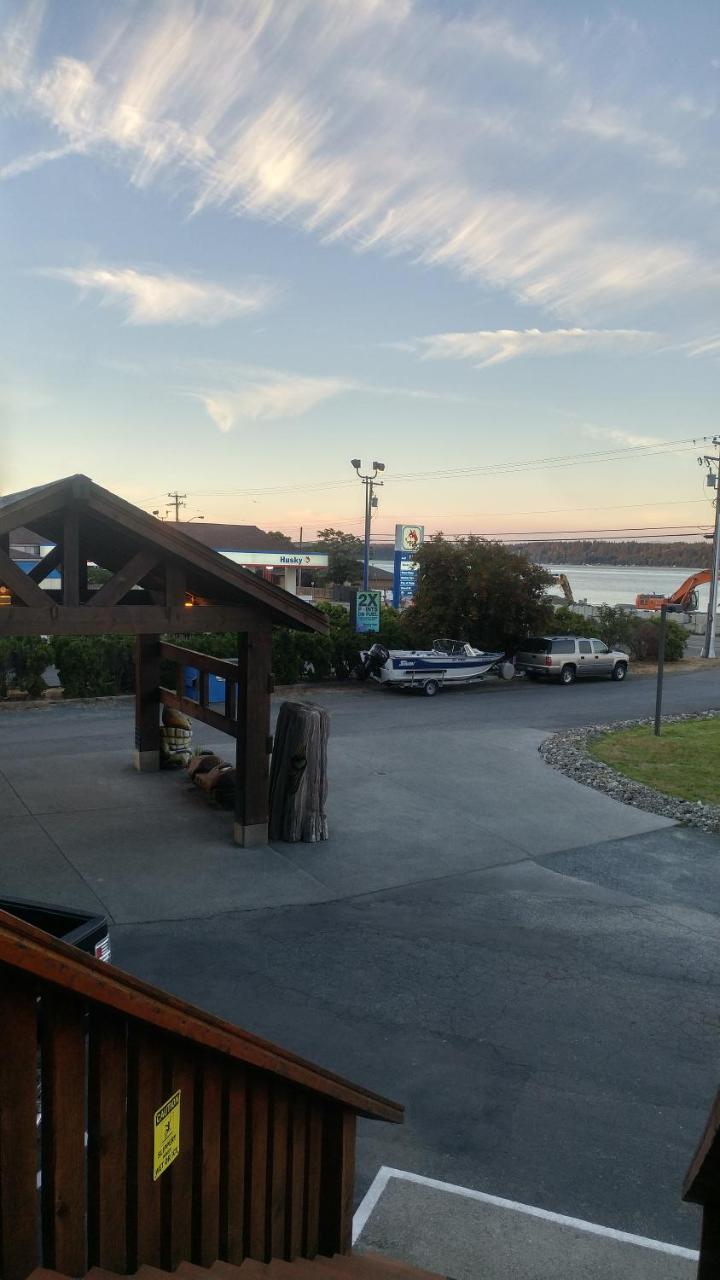 קמפבל ריבר Big Rock Motel מראה חיצוני תמונה